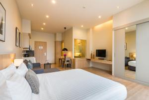 the residence on thonglor by uhg