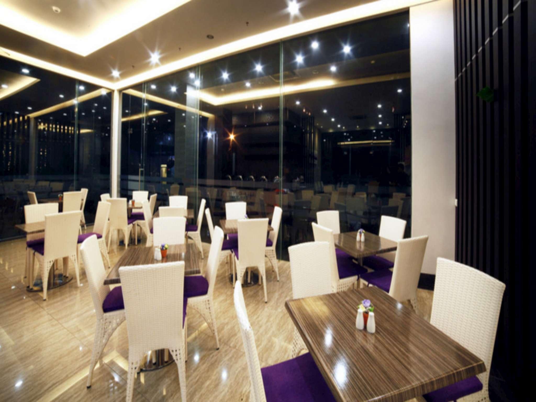 Harmoni Hotel Tasikmalaya,Cikoneng>>Tasikmalaya,3 star
