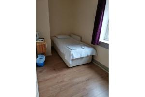 Swan Inn, Heathrow Airport,In Staines,2 star