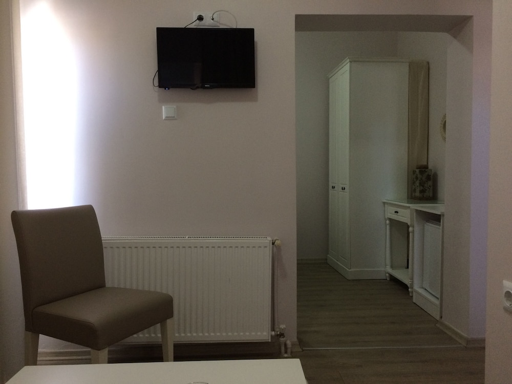 burhaniye merkez otel