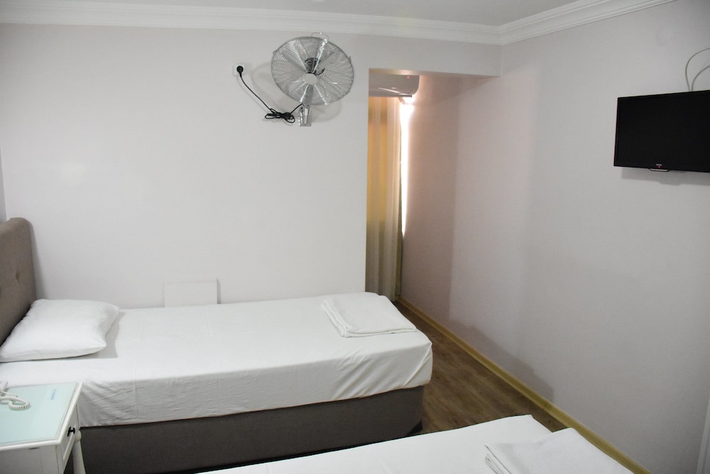 burhaniye merkez otel