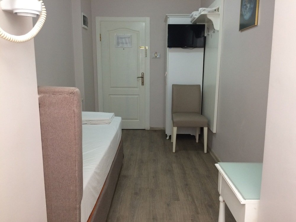 burhaniye merkez otel