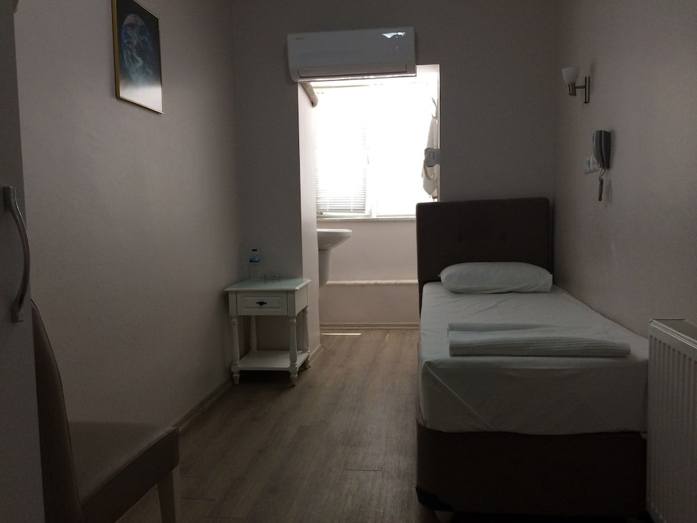 burhaniye merkez otel