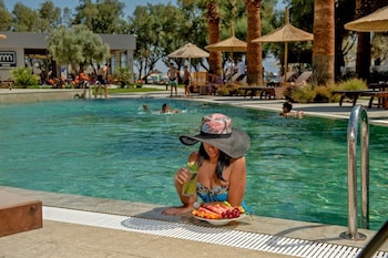 regia mare beach hotel and spa bodrum