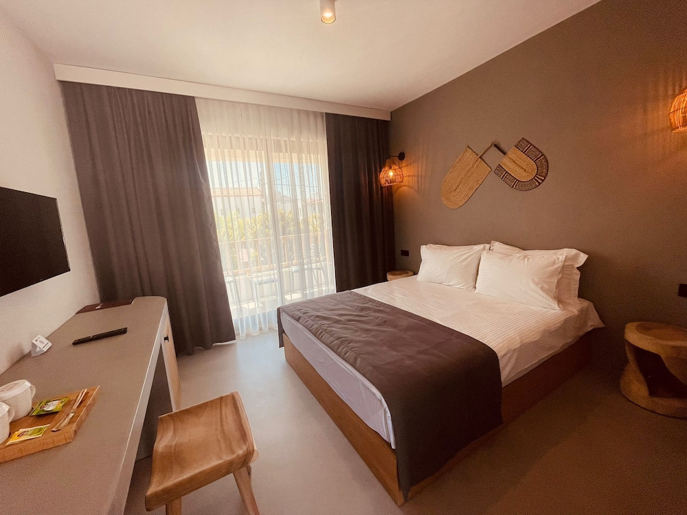 regia mare beach hotel and spa bodrum