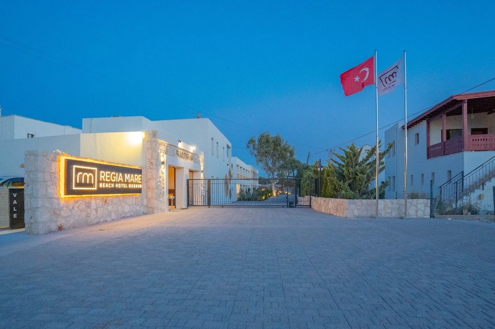 regia mare beach hotel and spa bodrum