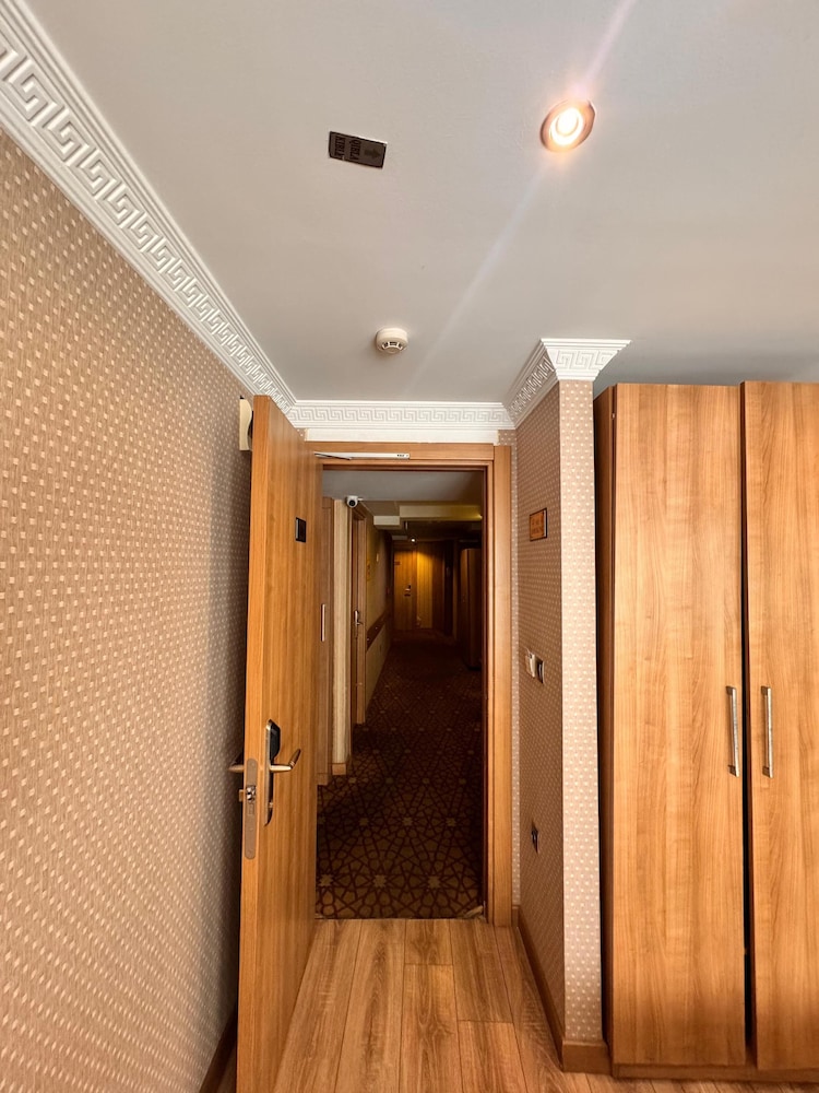 prens hotel