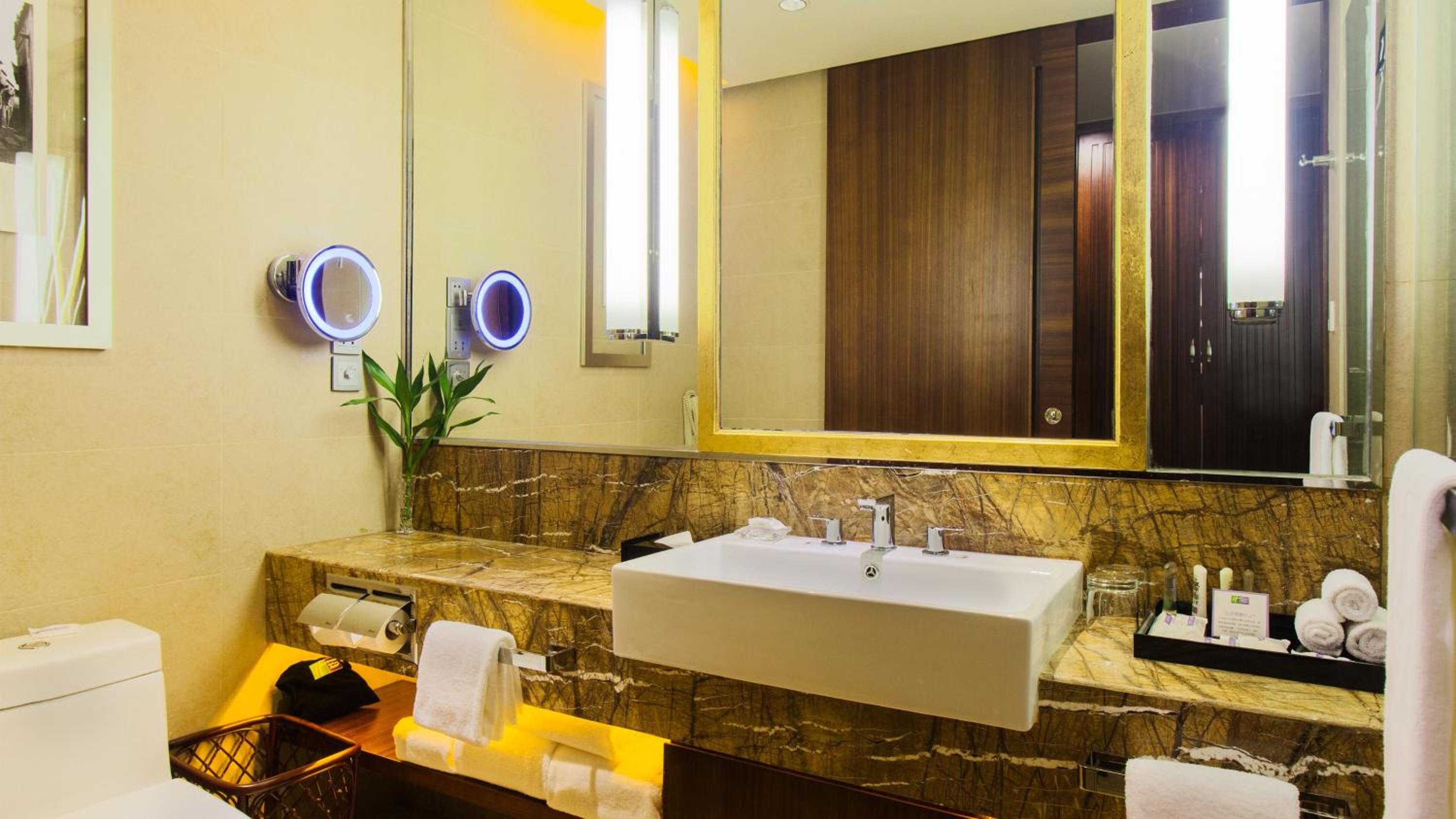 holiday inn resort chaohu hot spring by ihg