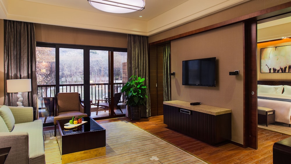 holiday inn resort chaohu hot spring by ihg