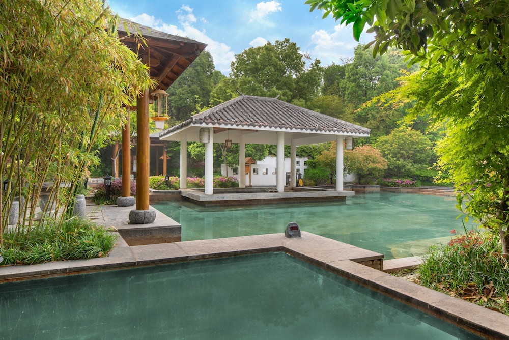 holiday inn resort chaohu hot spring by ihg