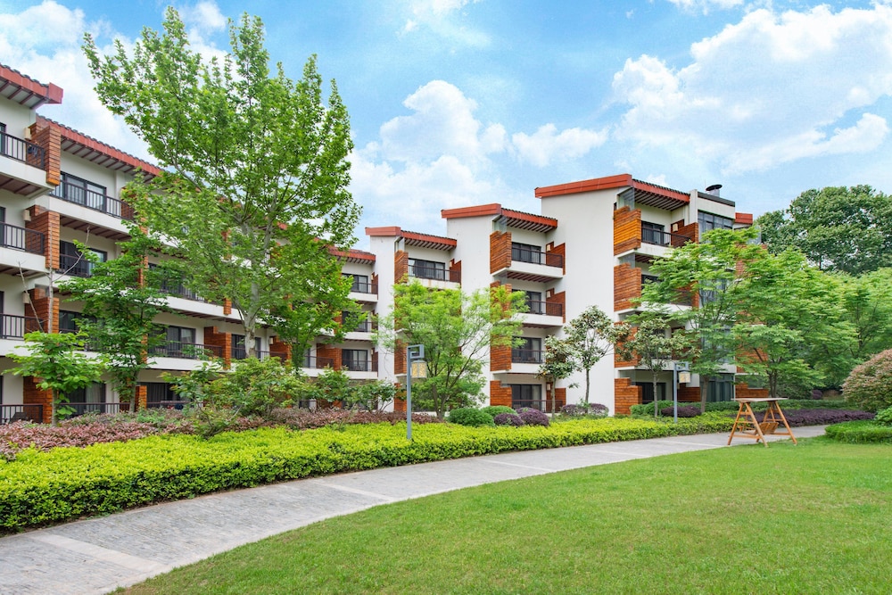 holiday inn resort chaohu hot spring by ihg