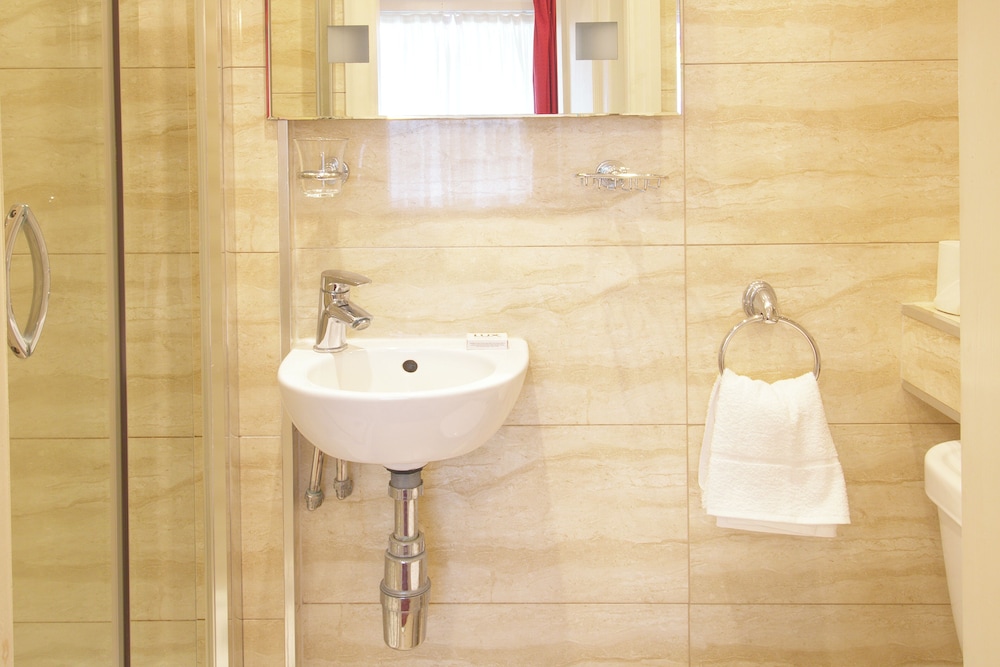 balmoral house hotel