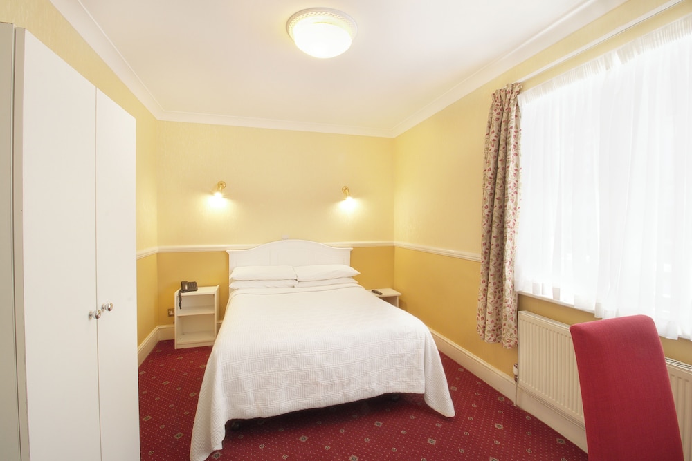 balmoral house hotel