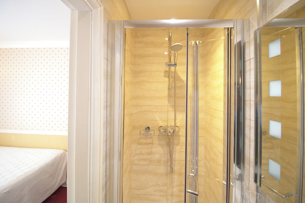 balmoral house hotel