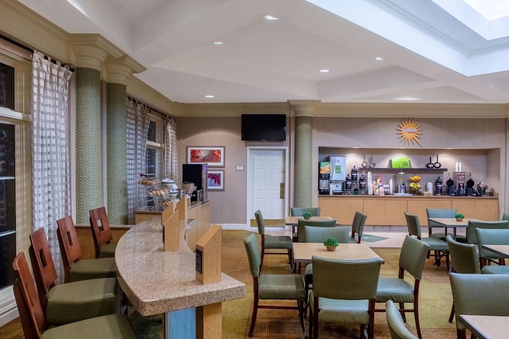 la quinta inn and suites by wyndham charlotte airport south