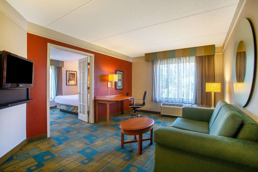 la quinta inn and suites by wyndham charlotte airport south