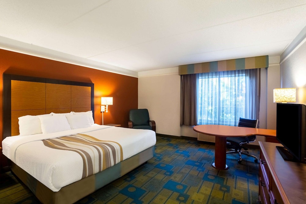 la quinta inn and suites by wyndham charlotte airport south
