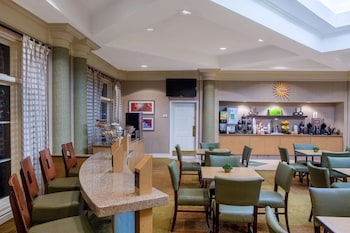 la quinta inn and suites by wyndham charlotte airport south