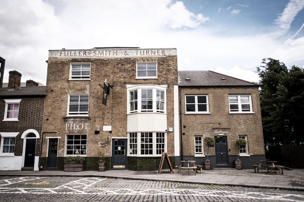 the pilot inn adults only