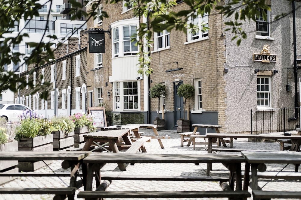 the pilot inn adults only