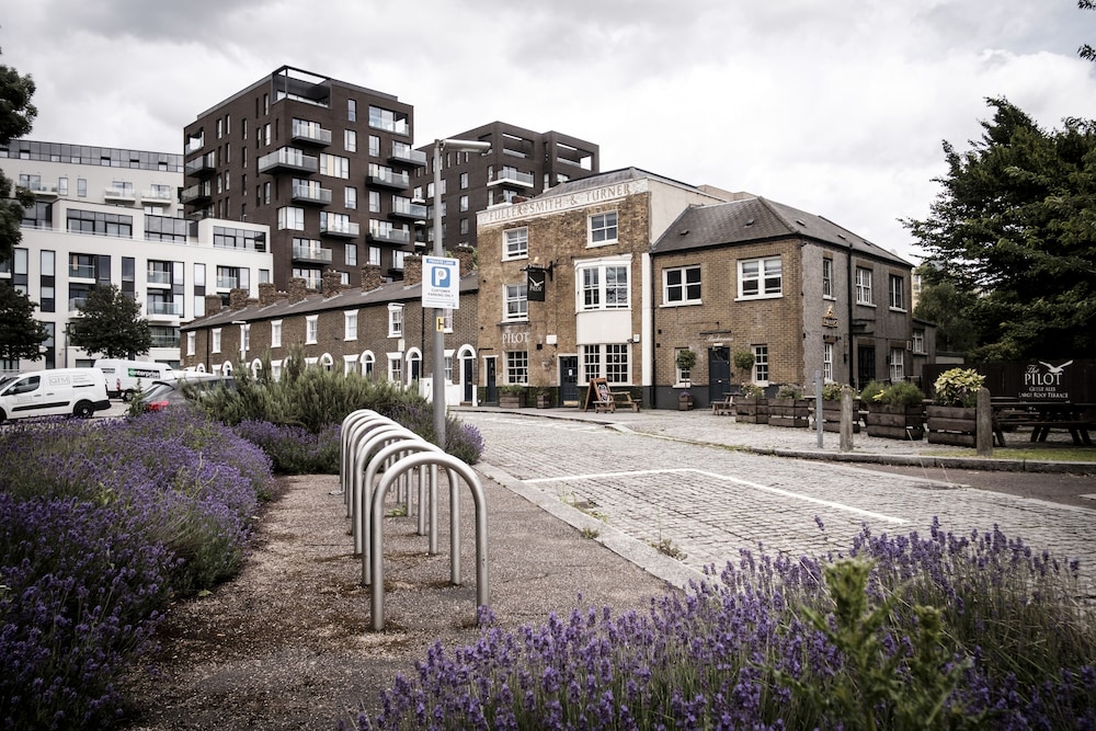 the pilot inn adults only