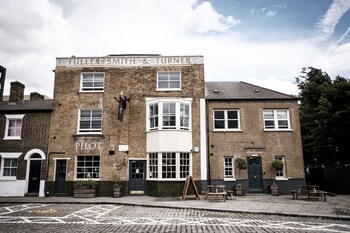 the pilot inn adults only