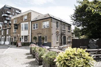 the pilot inn adults only