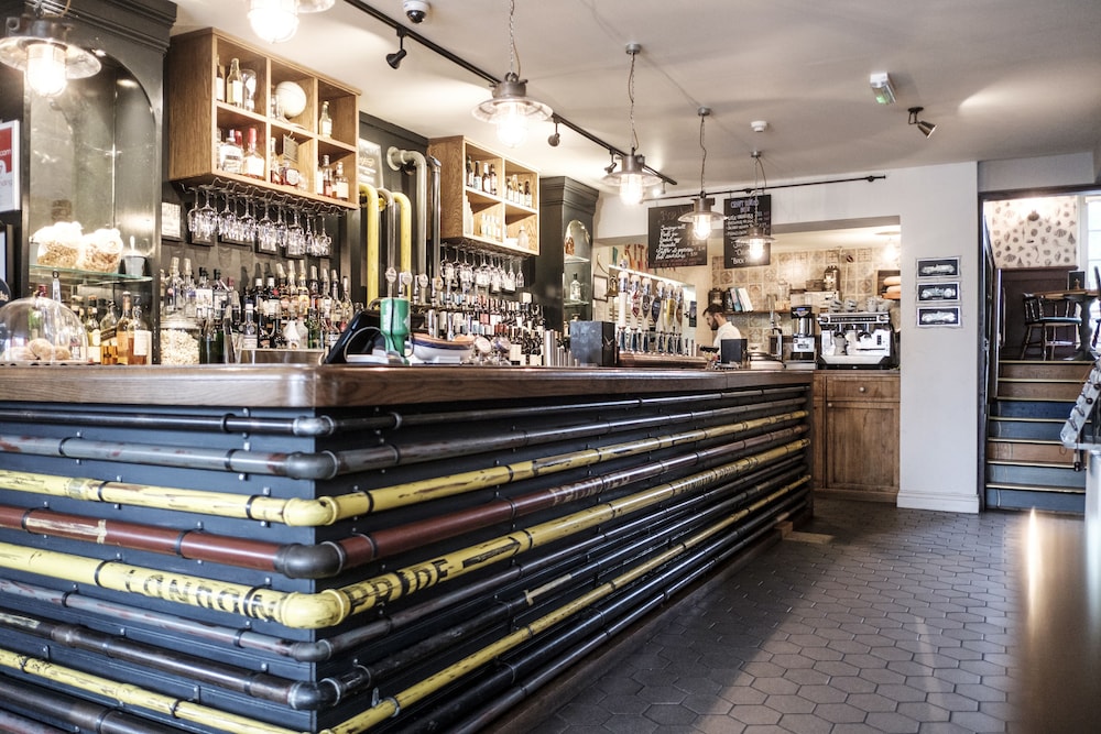 the pilot inn adults only