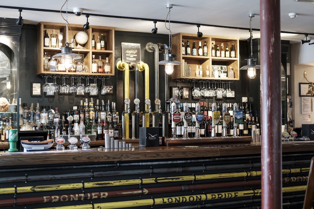 the pilot inn adults only