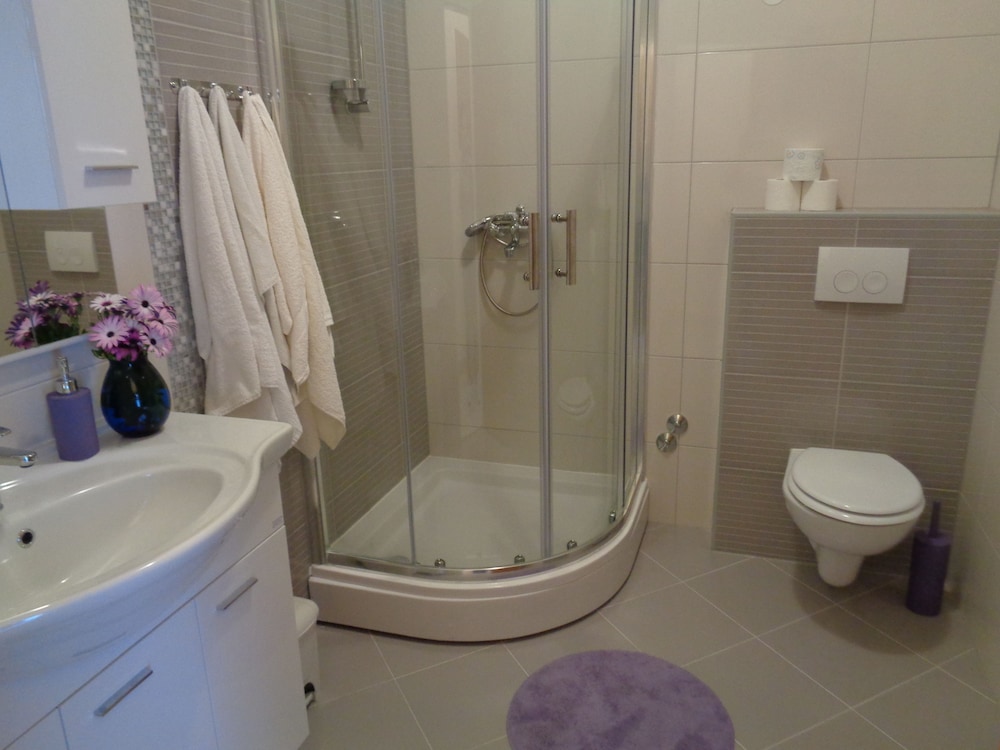 hostel villa zorana adults only