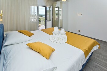 hostel villa zorana adults only