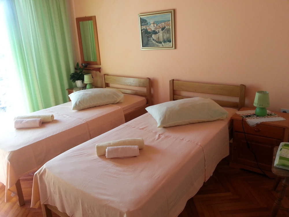 hostel villa zorana adults only
