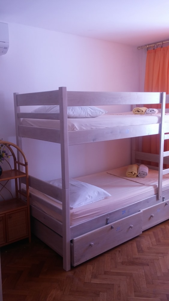 hostel villa zorana adults only