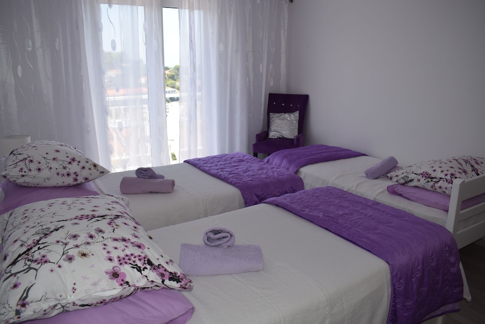hostel villa zorana adults only