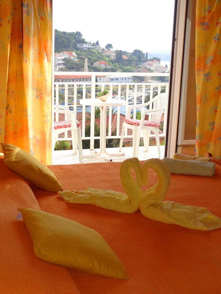 hostel villa zorana adults only