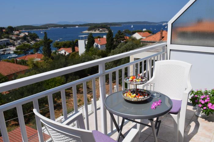 hvar