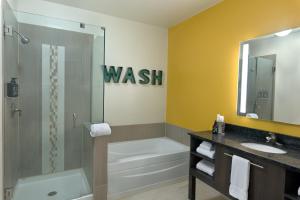 oxford suites bellingham