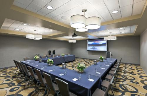 oxford suites bellingham