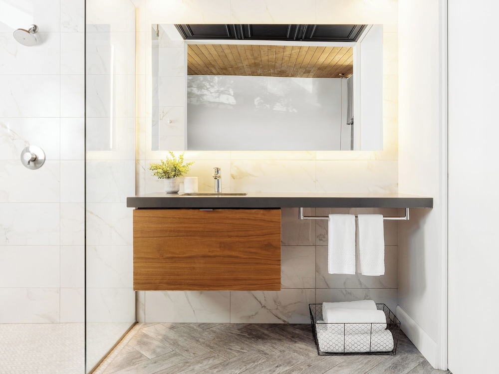 arrive palm springs adults only