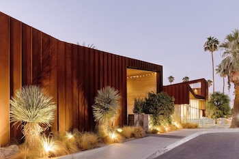 arrive palm springs adults only