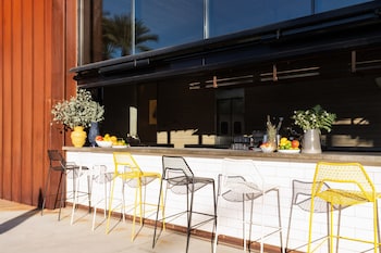 Arrive Palm Springs - Adults Only,Palm Springs>>Joshua Tree,4 star