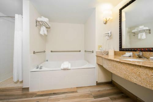hilton garden inn charlottesville