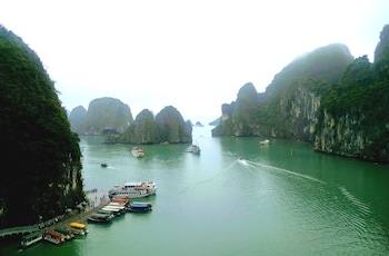alex ha long hotel