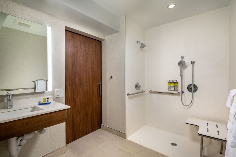 holiday inn express and suites chatsworth by ihg