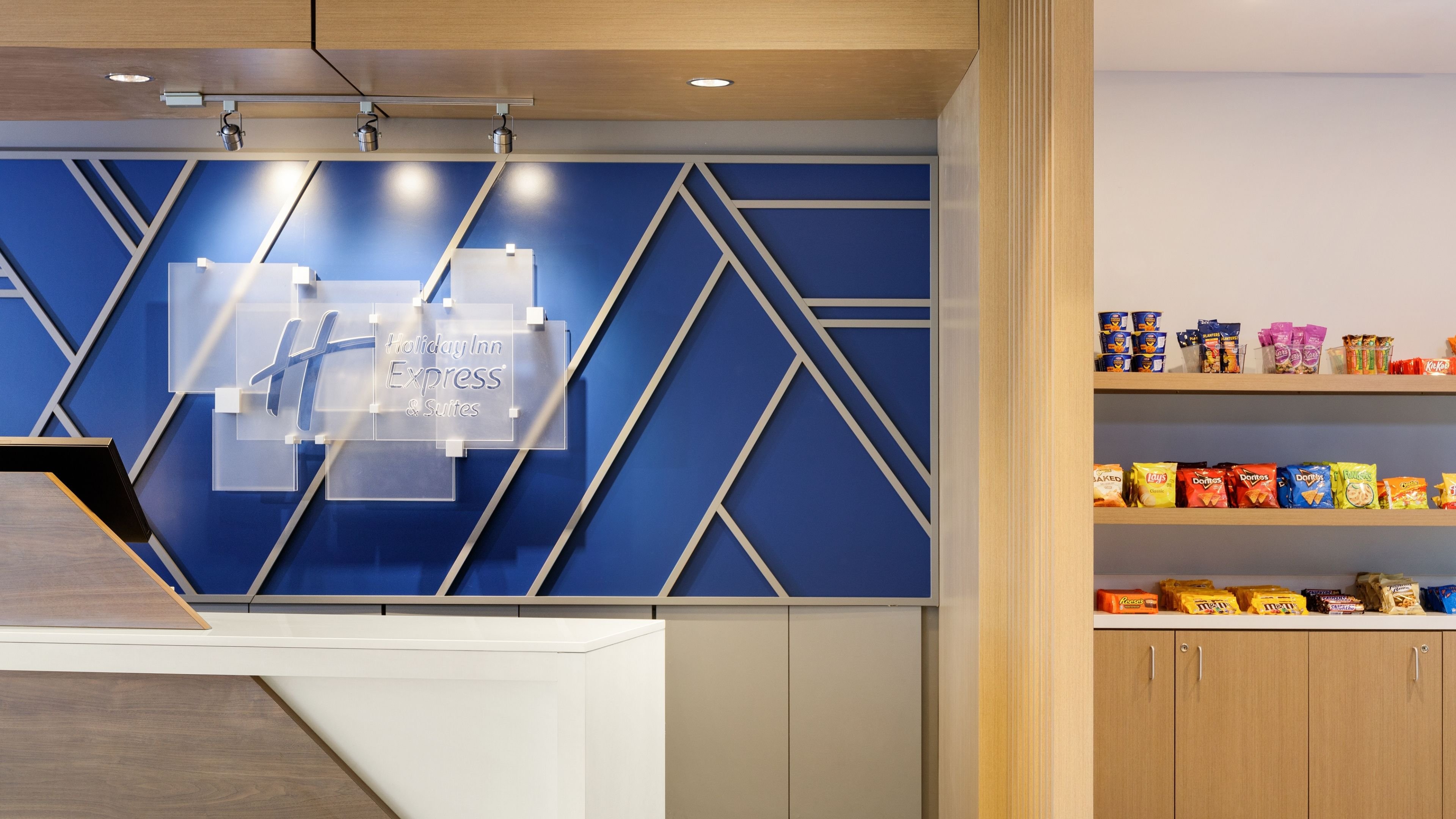 holiday inn express and suites chatsworth by ihg