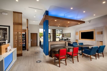 Holiday Inn Express & Suites Chatsworth By Ihg,Inglewood>>Chatsworth,3 star