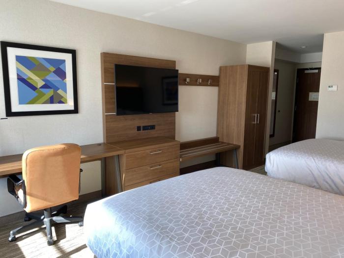holiday inn express and suites chatsworth by ihg
