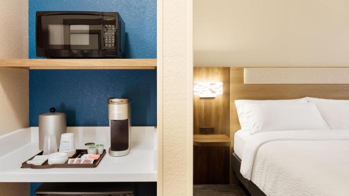 holiday inn express and suites chatsworth by ihg