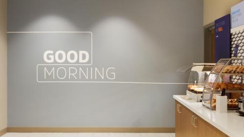 holiday inn express and suites chatsworth by ihg