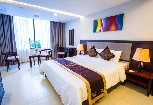 Golden Hotel,,3 star